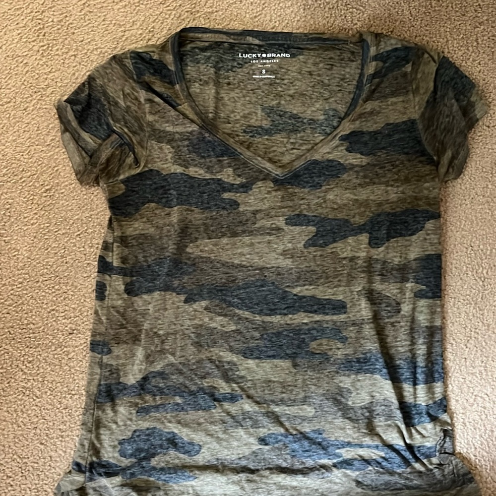 Lucky Brand tshirt